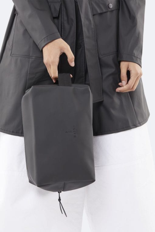 Rains Wash Bag Large Black - Image 3