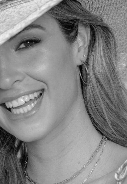 Aran Esmeralda Silver Hoops Earrings - Image 2