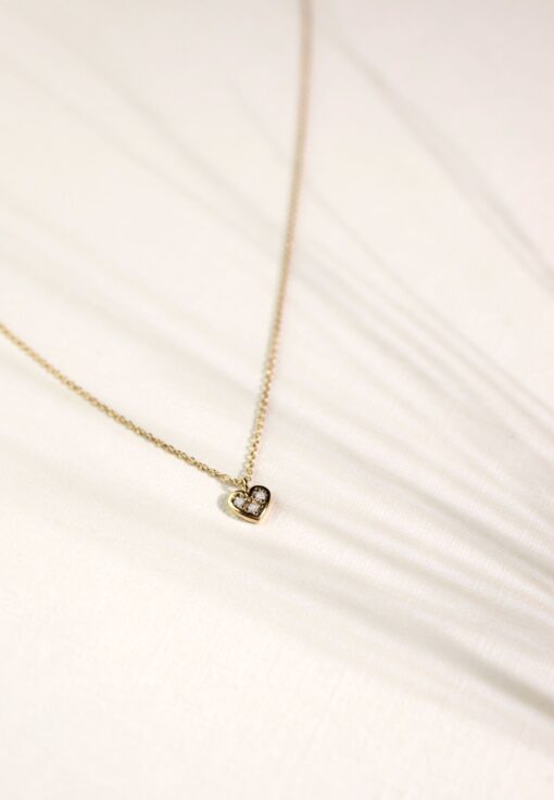 Aran Corazon 3 Circonitas Gold Necklace - Image 4