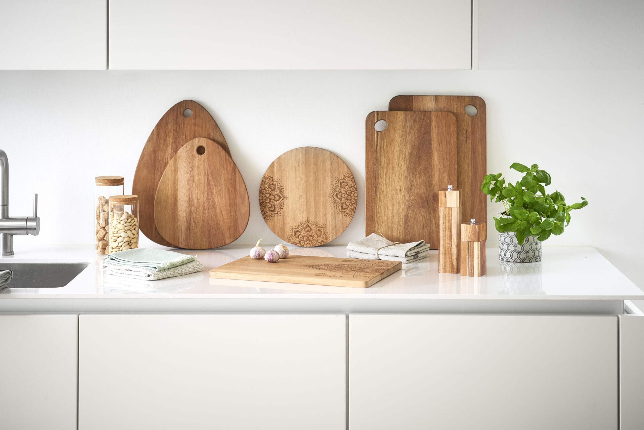 Cutting Board Sturdy Acacia - Image 3