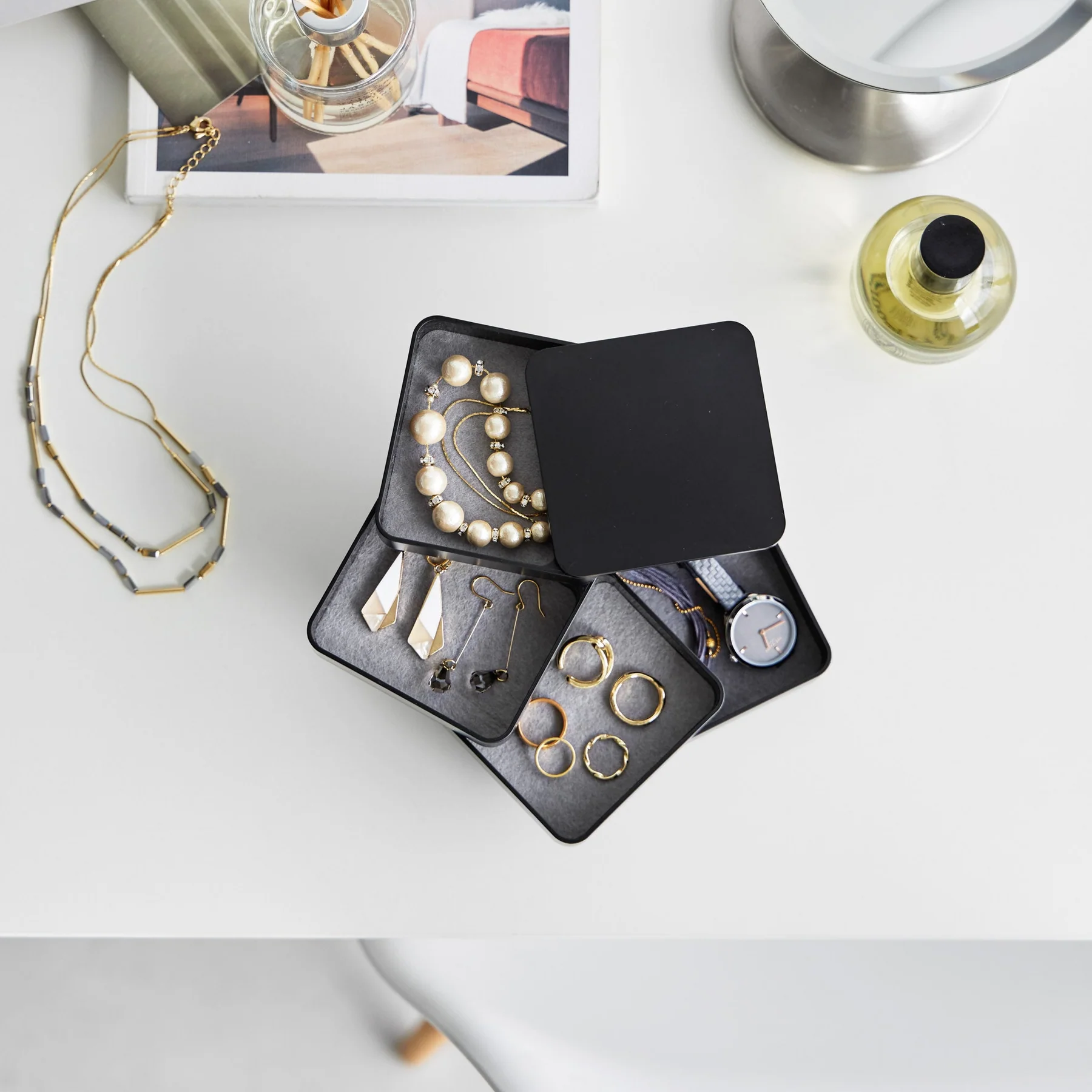 Yamazaki Tower 4 tasandiga ruudukujuline ehtekarp Must - Image 4