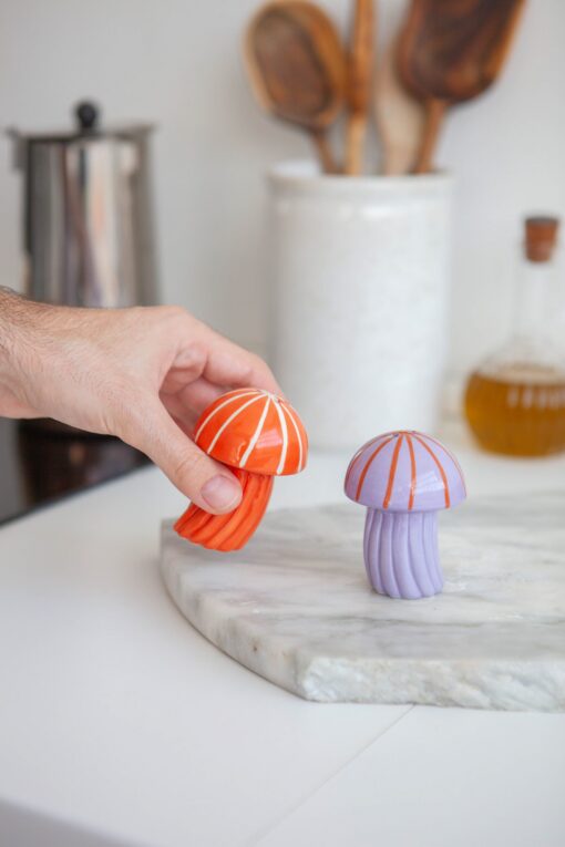 DOIY Ocean Dreams Jellyfish Salt and Pepper Shakers - Image 2