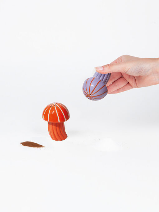 DOIY Ocean Dreams Jellyfish Salt and Pepper Shakers - Image 3