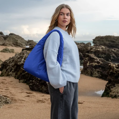 Alternative view of Got Bag Cloud Õlakott Cobalt Monochrome