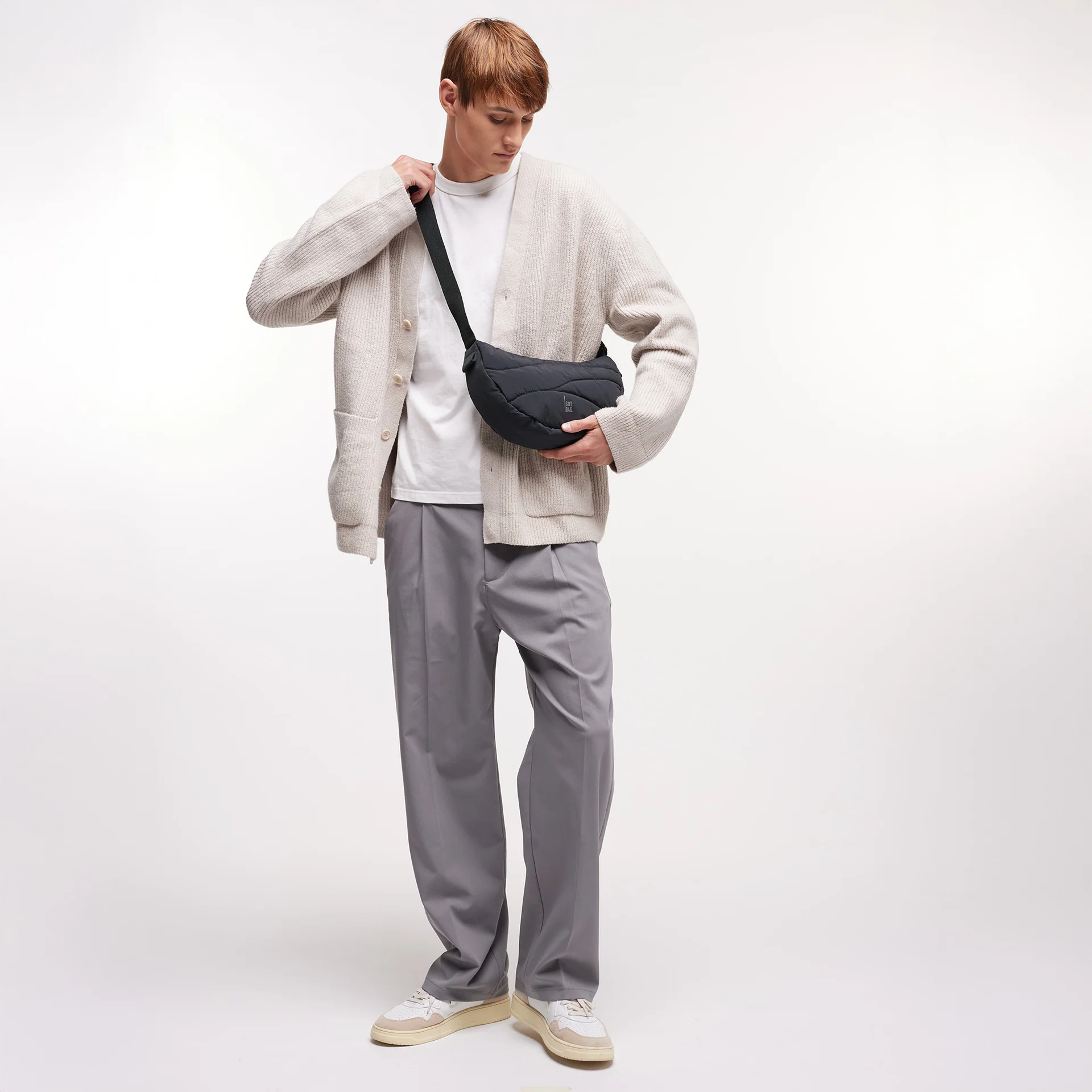 Got Bag Wavy Puffer Moon Bag Small Black Monochrome - Image 5