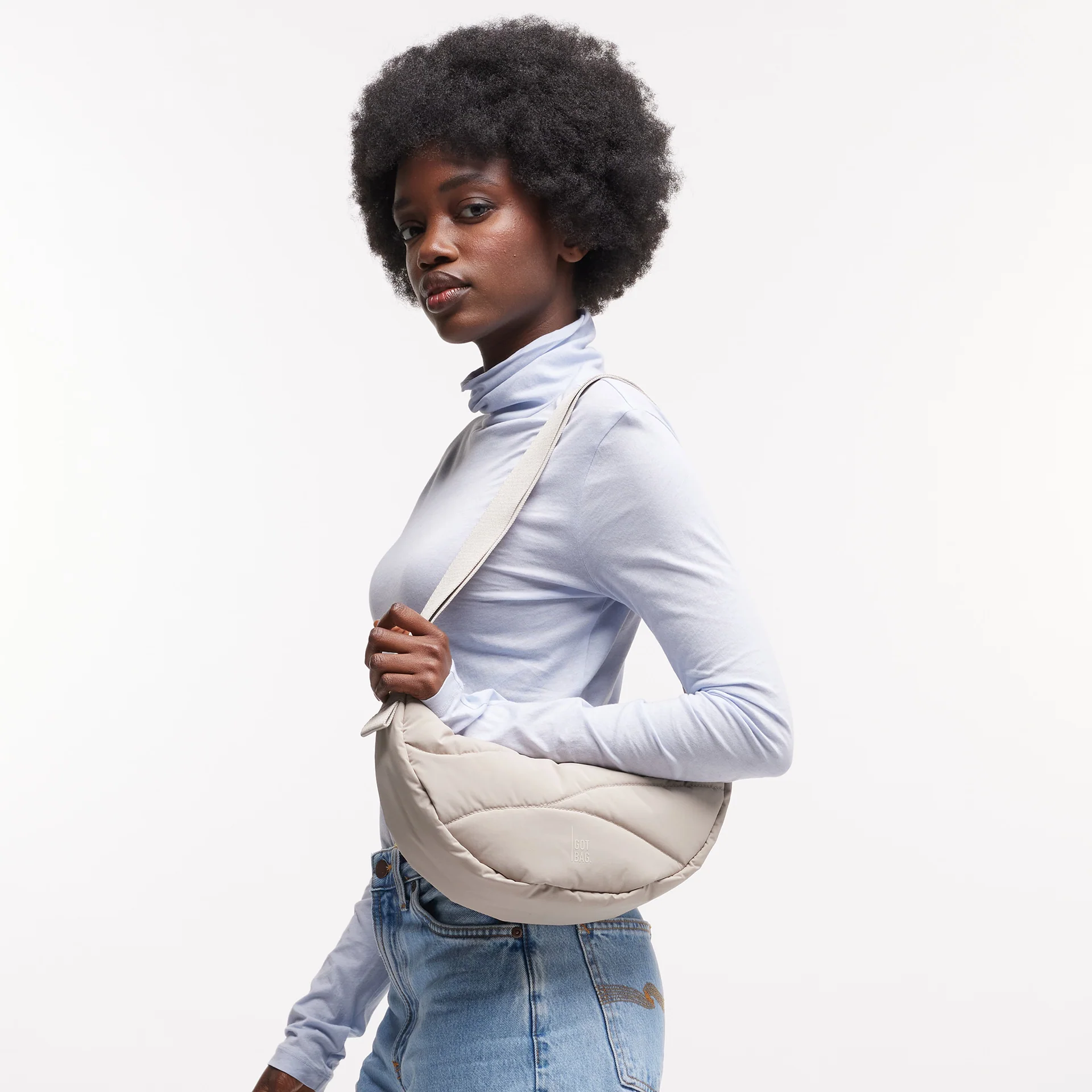 Got Bag Wavy Puffer Moon Bag Small Scallop Monochrome - Image 4