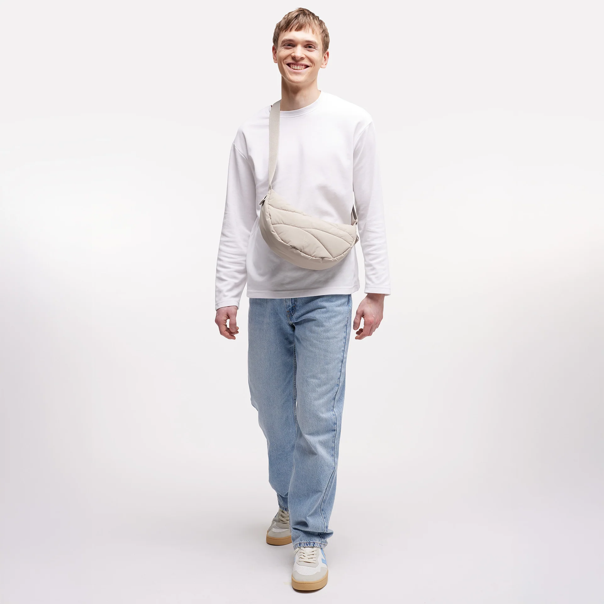 Got Bag Wavy Puffer Moon Bag Small Scallop Monochrome - Image 5