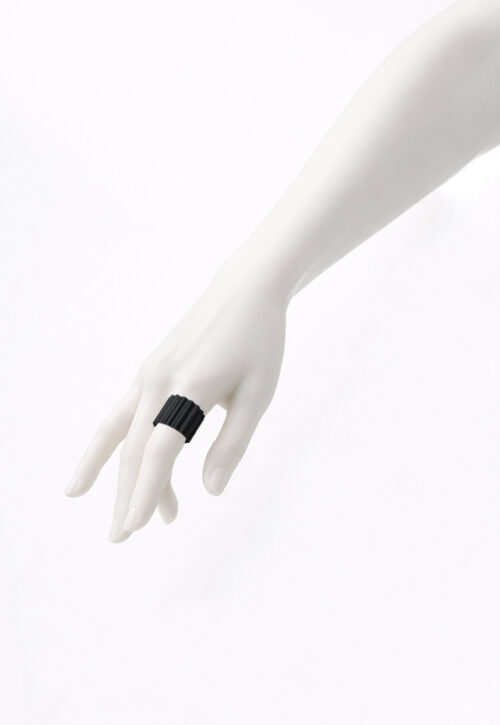 Alternative view of THE AIR Wave Ring Bold Black