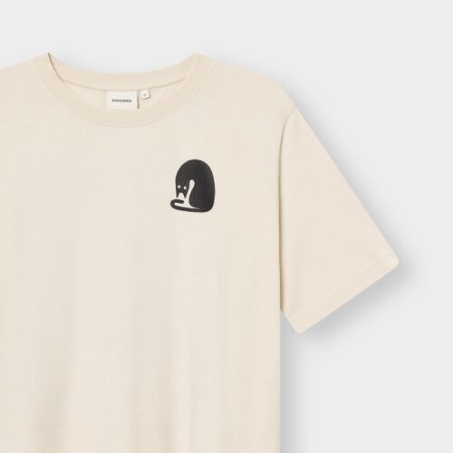 Dedicated T-shirt Vadstena Curious Cat Oat White – T-shirt detail 2