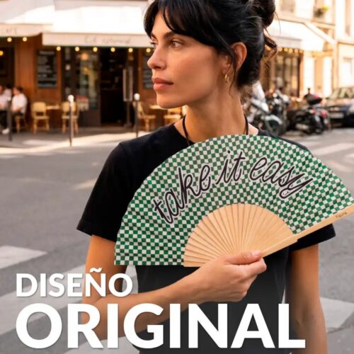 Fisura Take It Easy Fan Green shown in use