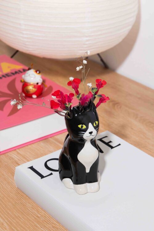 DOIY Cat Vase XS with flowers in an interior