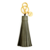 Firefly Soft Tassel oliiviroheline, kuldset tooni kinnitus valgel taustal