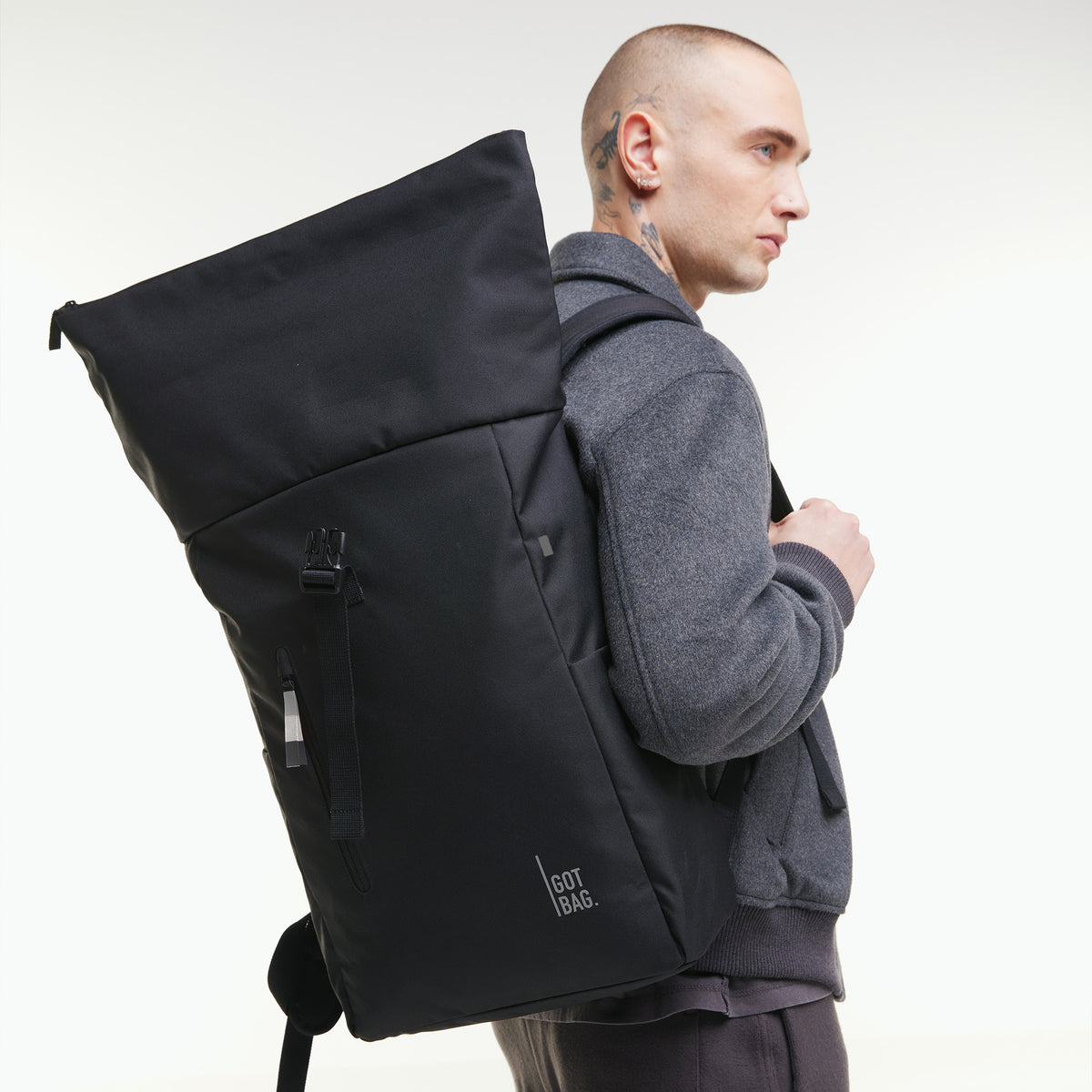 Got Bag Rolltop Easy Monochrome Black rolltop zipper detail