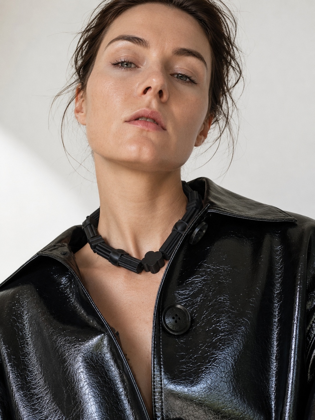 THE AIR Necklace Salmiakki worn as a short necklace