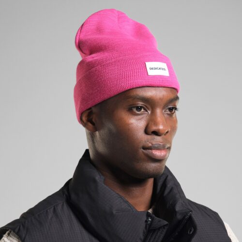 Dedicated Beanie Kiruna Raspberry Pink – worn by a model