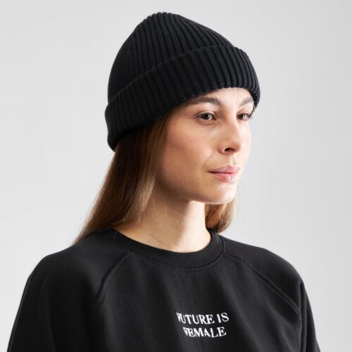 Dedicated Beanie Rutvik Black – worn by a model