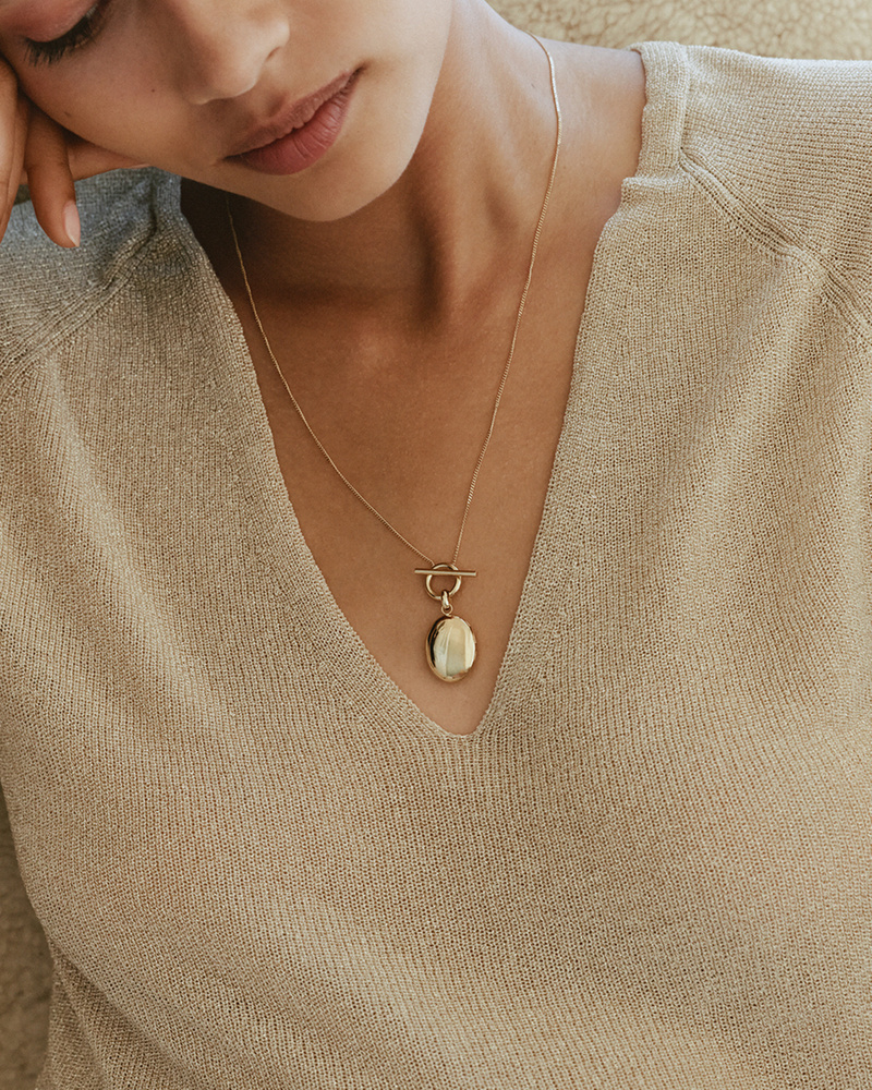Edblad Behold Locket kaelakee, kullatud 14K — Modellil