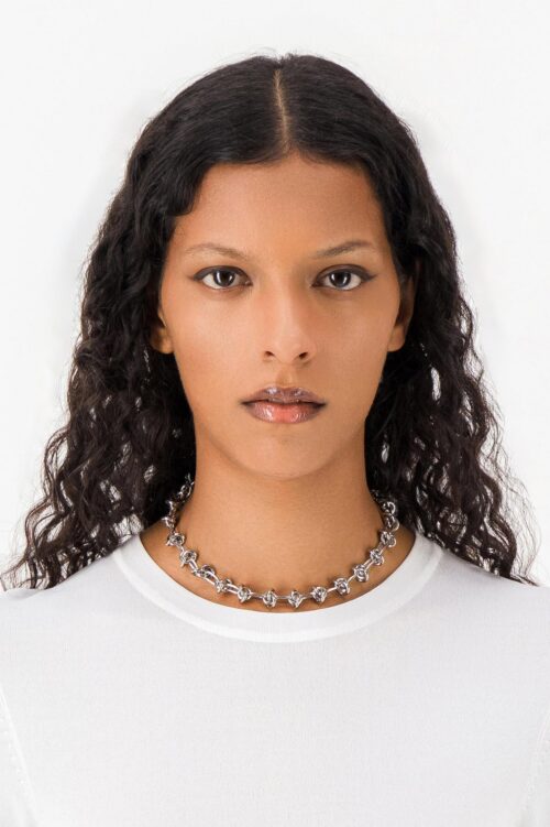 Justine Clenquet Daria kaelakee, pallaadium – modellil