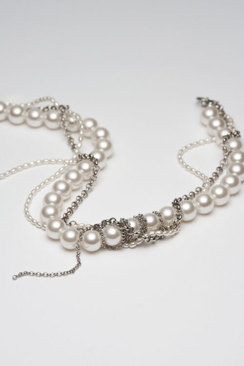 Justine Clenquet Nicole kaelakee, pallaadium – detailvaade