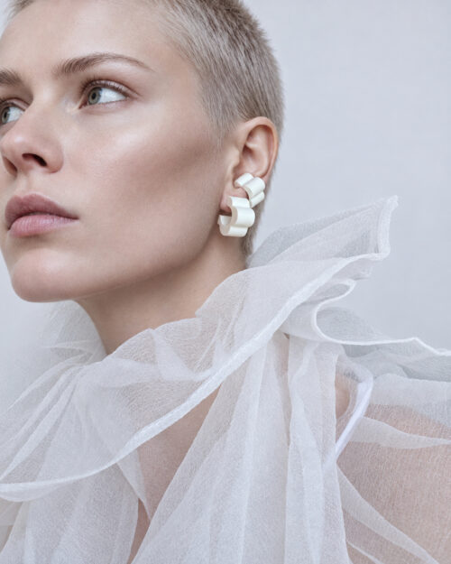 THE AIR Marshmallow Cuff ja Hoop modellil